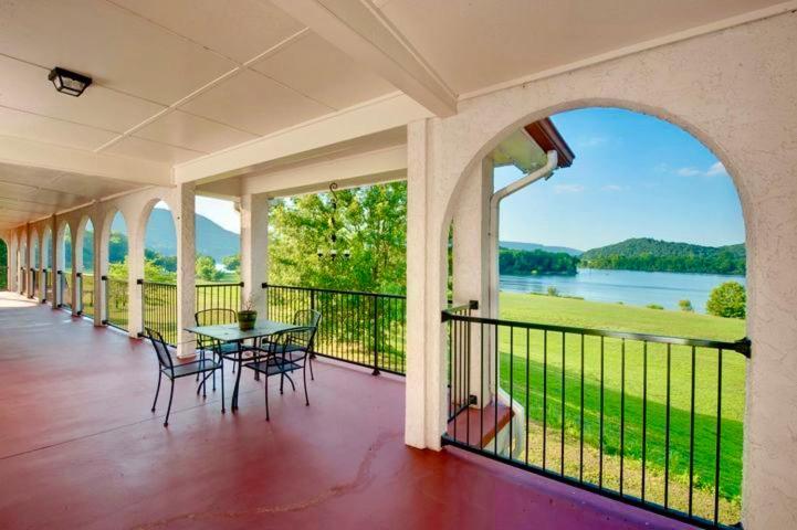 Tennessee Room At Tennessee Riverplace Чатануга Екстериор снимка